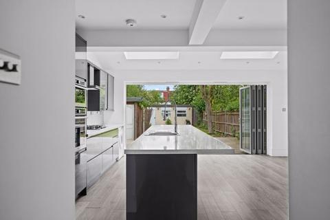 33 Caversham Avenue, Sutton, SM3 9AQ
