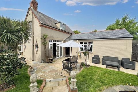 2 bedroom bungalow for sale, ROUNDHAYES CLOSE, WEYMOUTH, DORSET