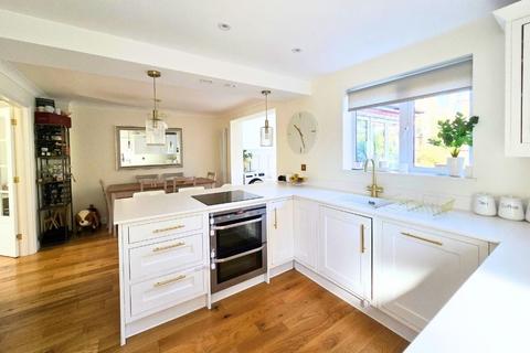 6 Chatfield Way, East Malling, West Malling, ME19 6QD