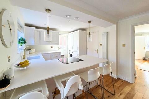 6 Chatfield Way, East Malling, West Malling, ME19 6QD