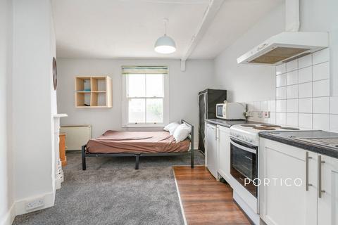 5 bedroom house share to rent, Highbury Park, N5