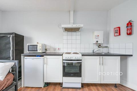 5 bedroom house share to rent, Highbury Park, N5