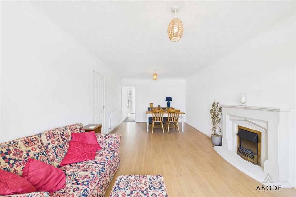 CAM02696 G0-PR0584-STILL004.jpg