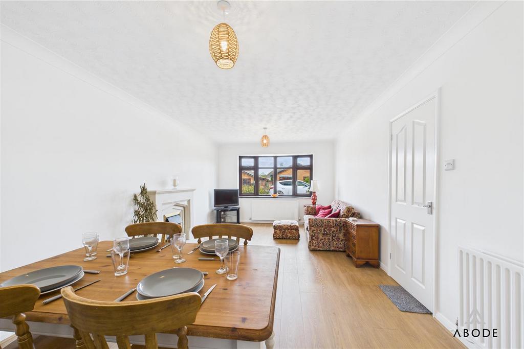 CAM02696 G0-PR0584-STILL007.jpg