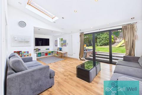 4 bedroom detached house for sale, Redwater Close, Manchester M28