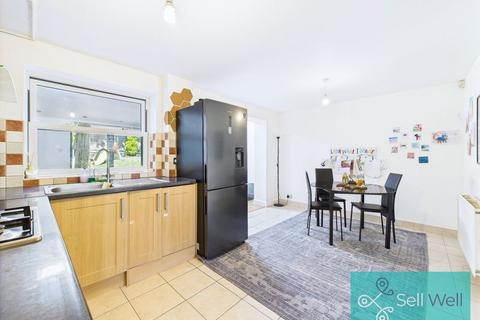 4 bedroom detached house for sale, Redwater Close, Manchester M28