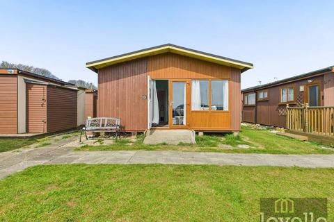 Off Link Avenue, Mablethorpe LN12