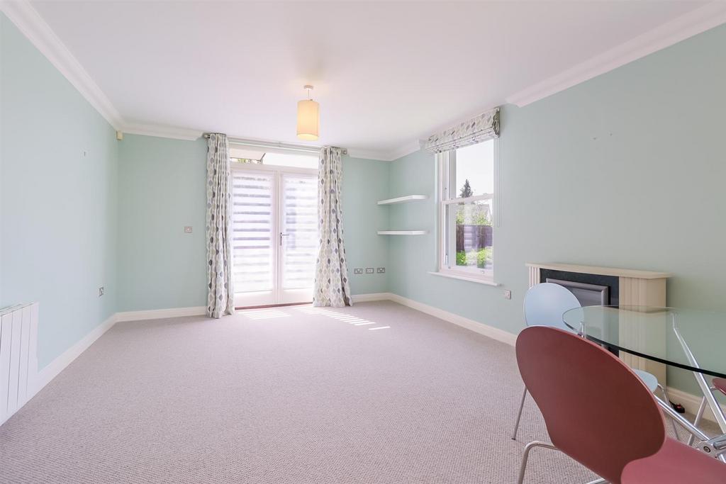 Living Room a.jpg