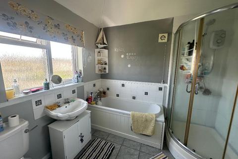 3 bedroom semi-detached house for sale, De Lapre Close, Orpington, Kent, BR5 4HR