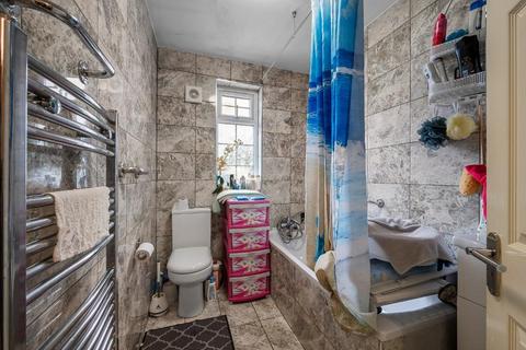 3 bedroom maisonette for sale, Lavender Grove, Mitcham, Surrey, CR4 3HW