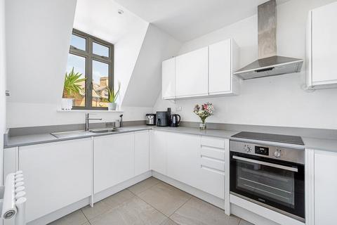 Flat 2, 2b Cherington Road, London, W7 3HJ