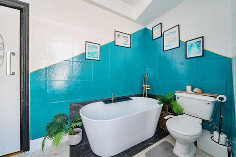 1 bedroom flat for sale, Grove Road South, Hampshire PO5