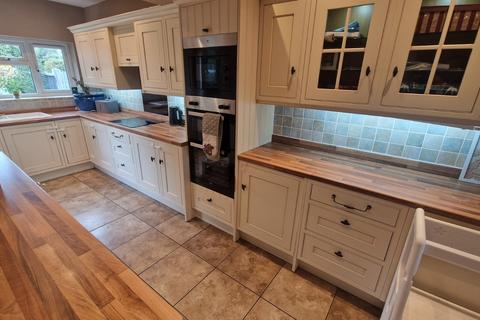 3 bedroom terraced house to rent, Chase Road, Burntwood, Staffordshire, WS7