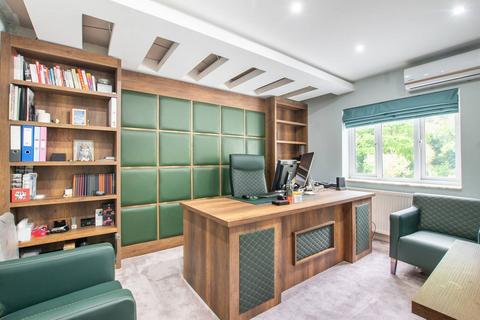 63 Ashness Gardens, Greenford, UB6 0RW