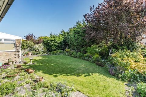 2 bedroom bungalow for sale, Tamar Avenue, Worthing, West Sussex, BN13