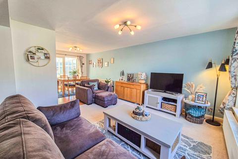 13 Alphin Close, Mossley, Ashton-under-lyne, OL5 9DX