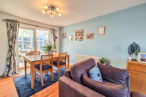 13 Alphin Close, Mossley, Ashton-under-lyne, OL5 9DX