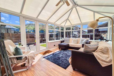 13 Alphin Close, Mossley, Ashton-under-lyne, OL5 9DX