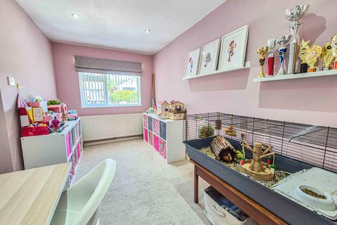 13 Alphin Close, Mossley, Ashton-under-lyne, OL5 9DX