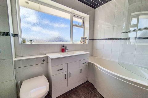13 Alphin Close, Mossley, Ashton-under-lyne, OL5 9DX