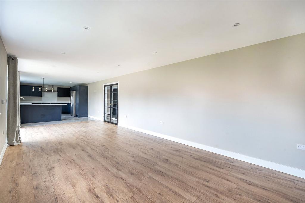Living/Dining Area