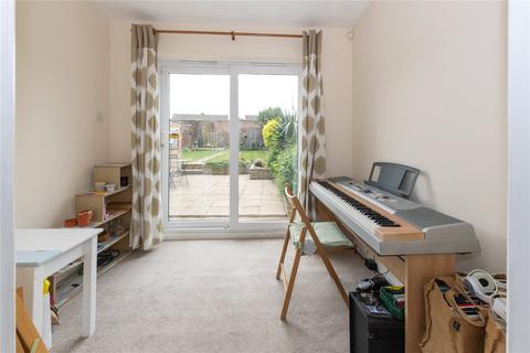 65 Sunningdale, Luton, LU2 7TF