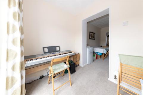 65 Sunningdale, Luton, LU2 7TF