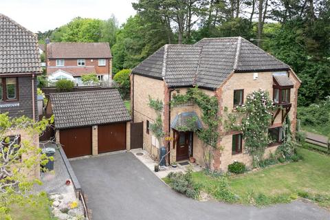 6 Greenriggs, Luton, LU2 9TQ