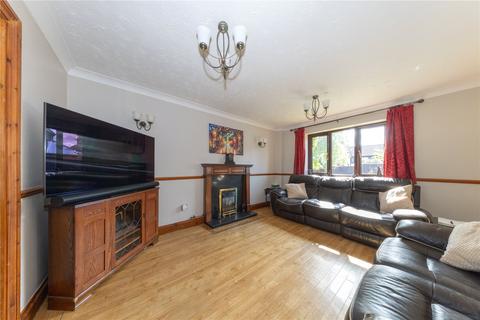6 Greenriggs, Luton, LU2 9TQ