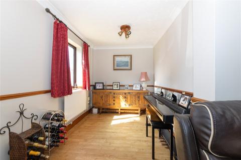 6 Greenriggs, Luton, LU2 9TQ
