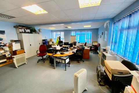 Office to rent, Main Road, Gidea Park