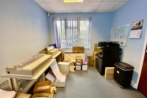 Office to rent, Main Road, Gidea Park