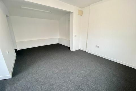 Property to rent, Kings Estate, Elm Park