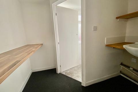 Property to rent, Kings Estate, Elm Park