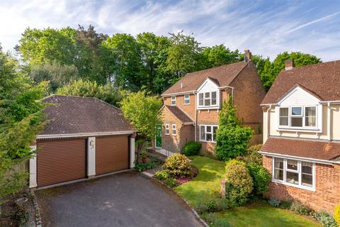 12 High Meadow Close, Dorking, RH4 2LG