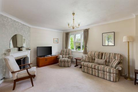 12 High Meadow Close, Dorking, RH4 2LG