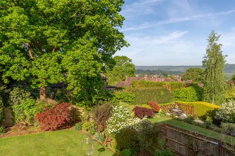 12 High Meadow Close, Dorking, RH4 2LG