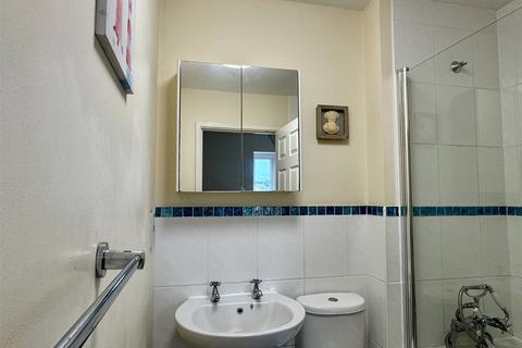 2 Hilda Row, St Austell, PL25 3FG