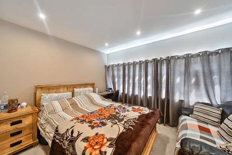 53 Rawnsley Avenue, Mitcham, CR4 4BX