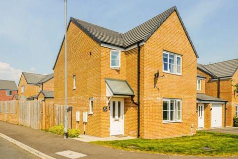 3 bedroom detached house for sale, Kingfisher Way, West Yorkshire WF12