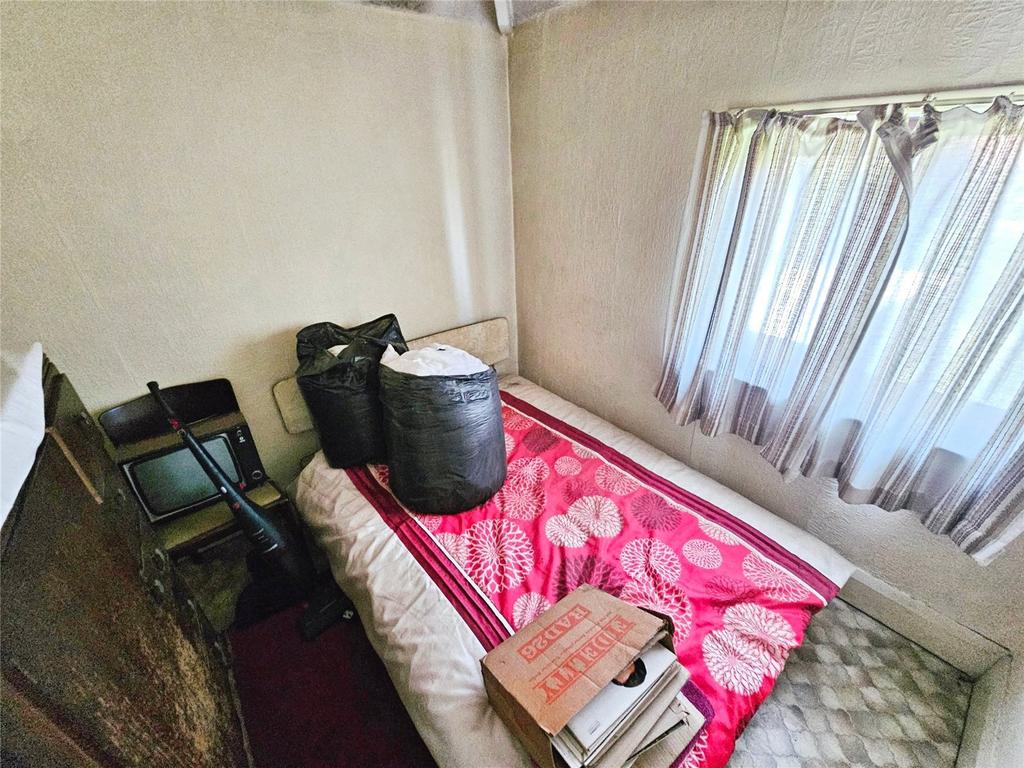 Bedrooms 3
