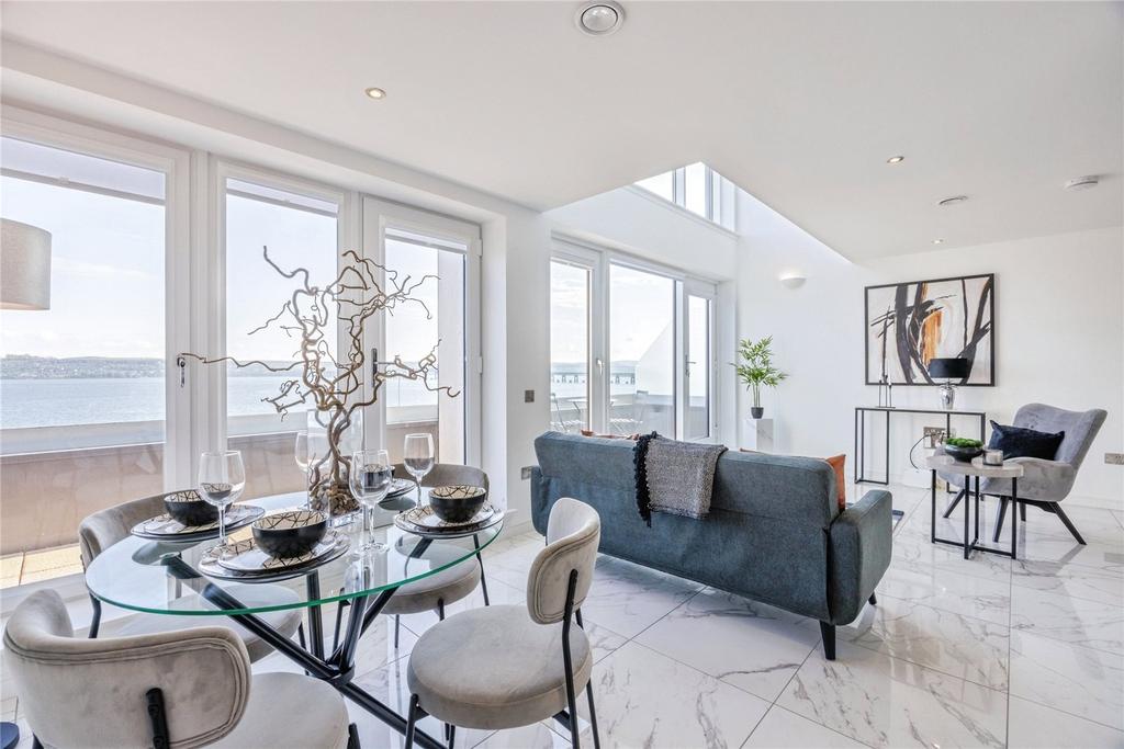 Kitchen/Reception