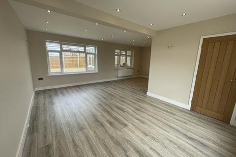 3 bedroom detached house for sale, James Road: Crowland