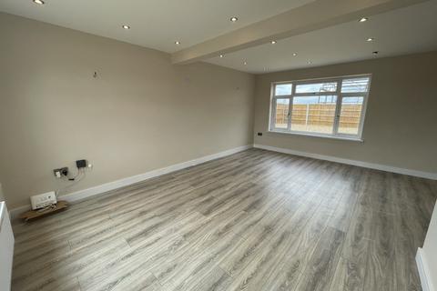 3 bedroom detached house for sale, James Road: Crowland