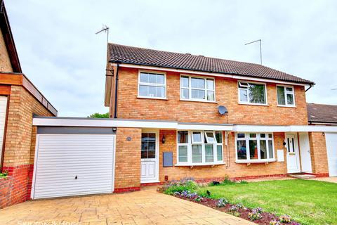 3 Hussar Close, Daventry, NN11 9HJ