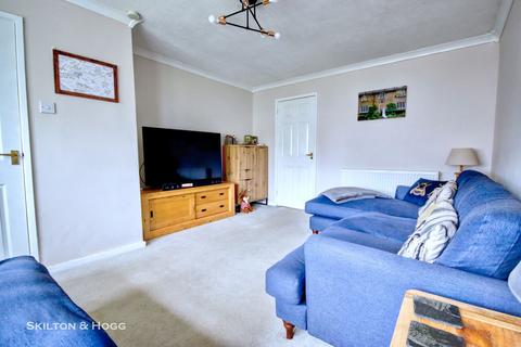 3 Hussar Close, Daventry, NN11 9HJ