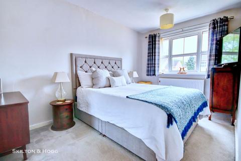 3 Hussar Close, Daventry, NN11 9HJ