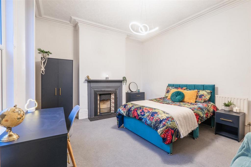 433 Glossop - Bedroom