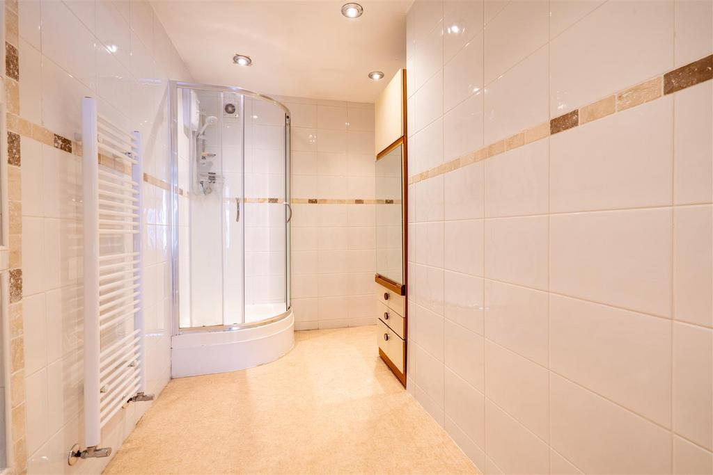433 A Glossop - Shower room
