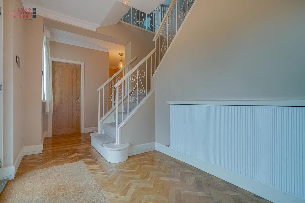 Entrance hall 1.2.jpg